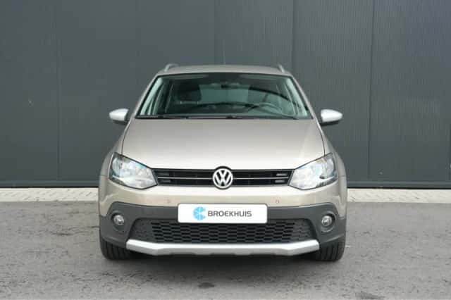 Volkswagen Polo (2016) thumbnail 2