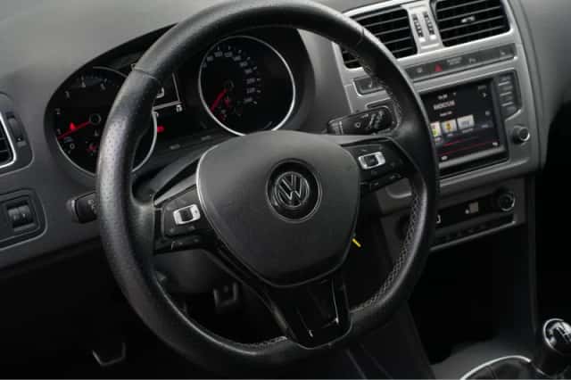 Volkswagen Polo (2016) thumbnail 5