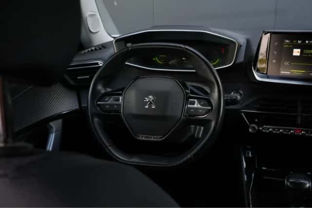 Peugeot 2008 (2020) thumbnail 6