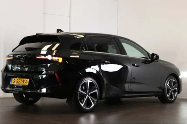 Opel Astra (2023) thumbnail 2