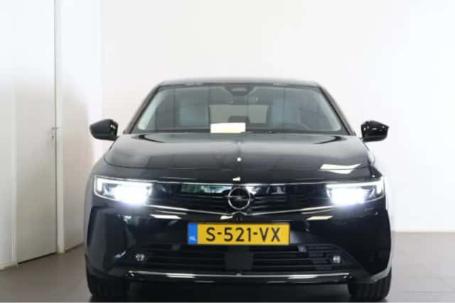 Opel Astra (2023) thumbnail 3