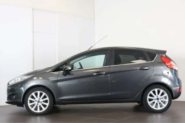 Ford Fiesta (2017) thumbnail 3
