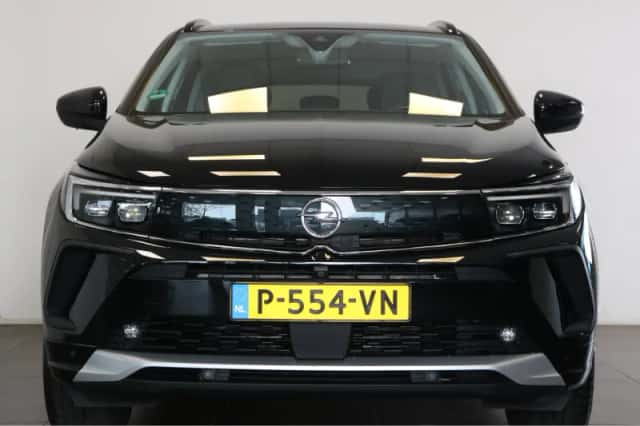 Opel Grandland (2022) thumbnail 2