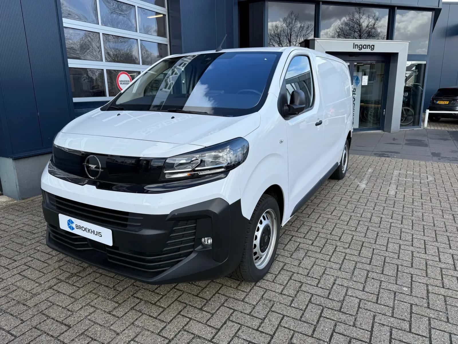 Opel Vivaro (2024) — foto 1
