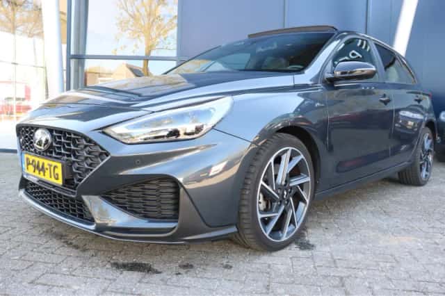 Hyundai i30 (2022) thumbnail 1