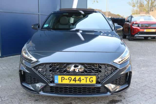 Hyundai i30 (2022) thumbnail 2