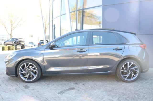 Hyundai i30 (2022) thumbnail 4