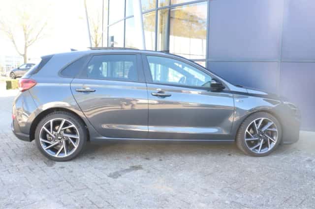 Hyundai i30 (2022) thumbnail 5