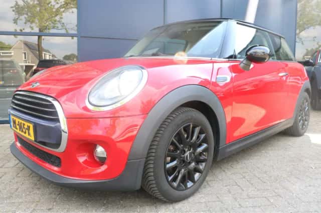 MINI Mini (2018) thumbnail 1