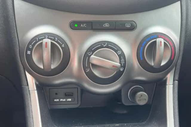 Hyundai i10 (2012) thumbnail 12