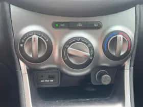 Hyundai i10 (2012) thumbnail 12