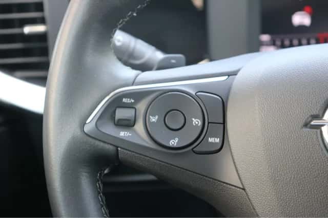 Opel Mokka-e (2022) thumbnail 17