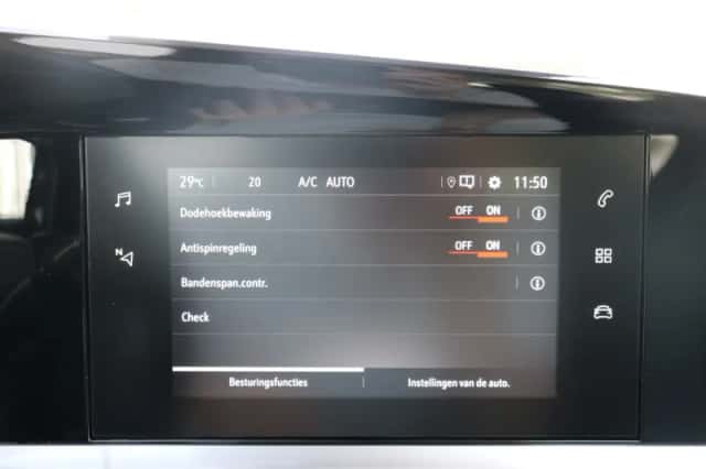 Opel Mokka-e (2022) thumbnail 26
