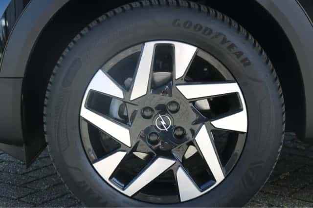 Opel Mokka-e (2022) thumbnail 6