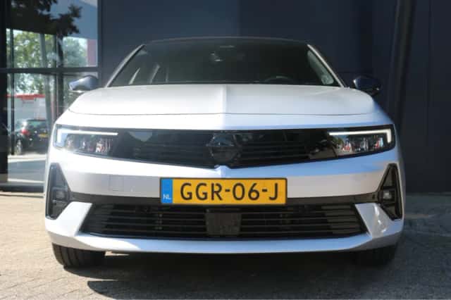Opel Astra Sports Tourer (2024) thumbnail 2