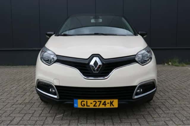 Renault Captur (2015) thumbnail 2