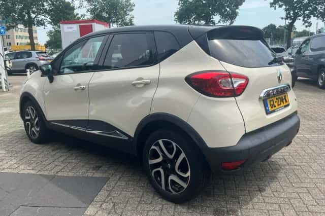 Renault Captur (2015) thumbnail 5