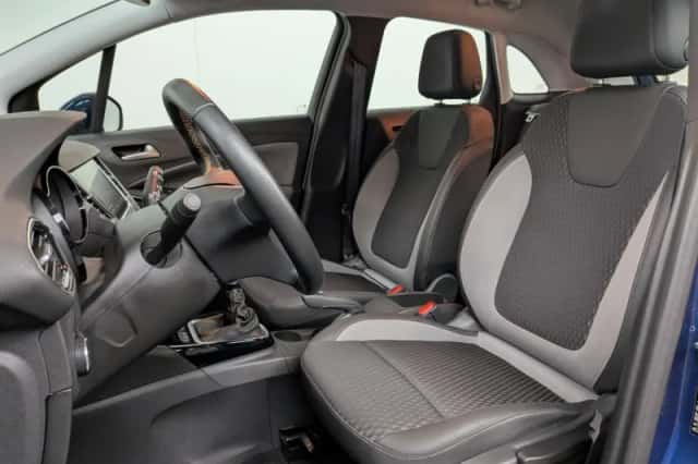 Opel Crossland X (2020) thumbnail 6