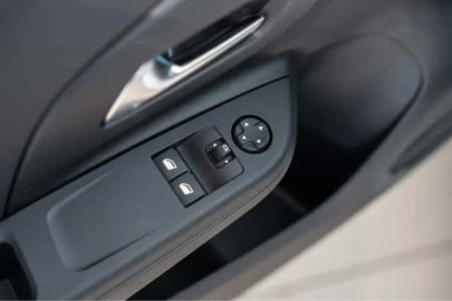 Opel Corsa (2022) thumbnail 17