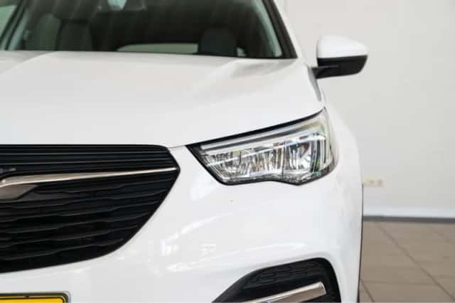 Opel Grandland X (2020) thumbnail 3