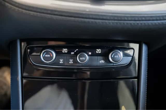 Opel Grandland X (2020) thumbnail 27