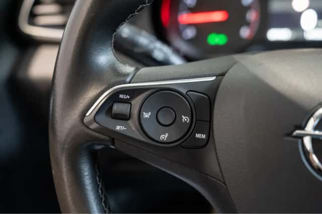 Opel Grandland X (2019) thumbnail 18