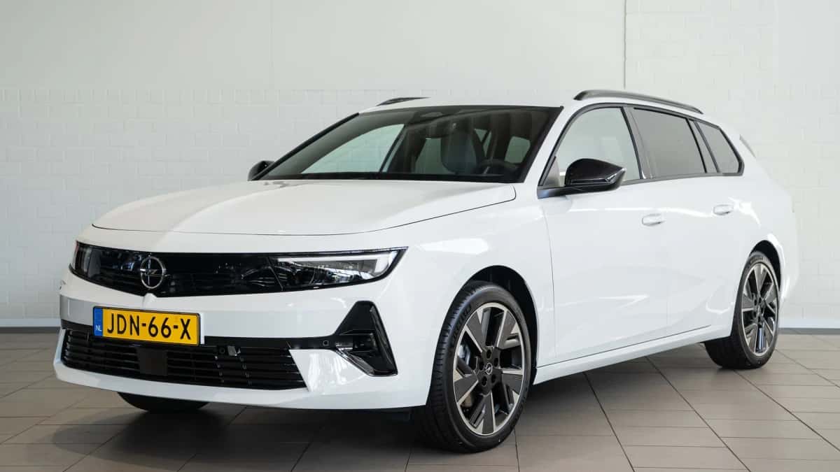 Opel Astra (2025) — foto 1