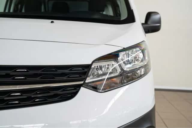 Opel Vivaro (2024) thumbnail 2