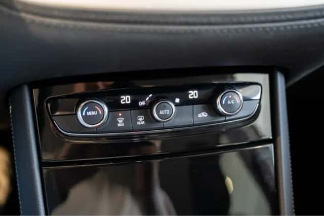 Opel Grandland X (2021) thumbnail 23