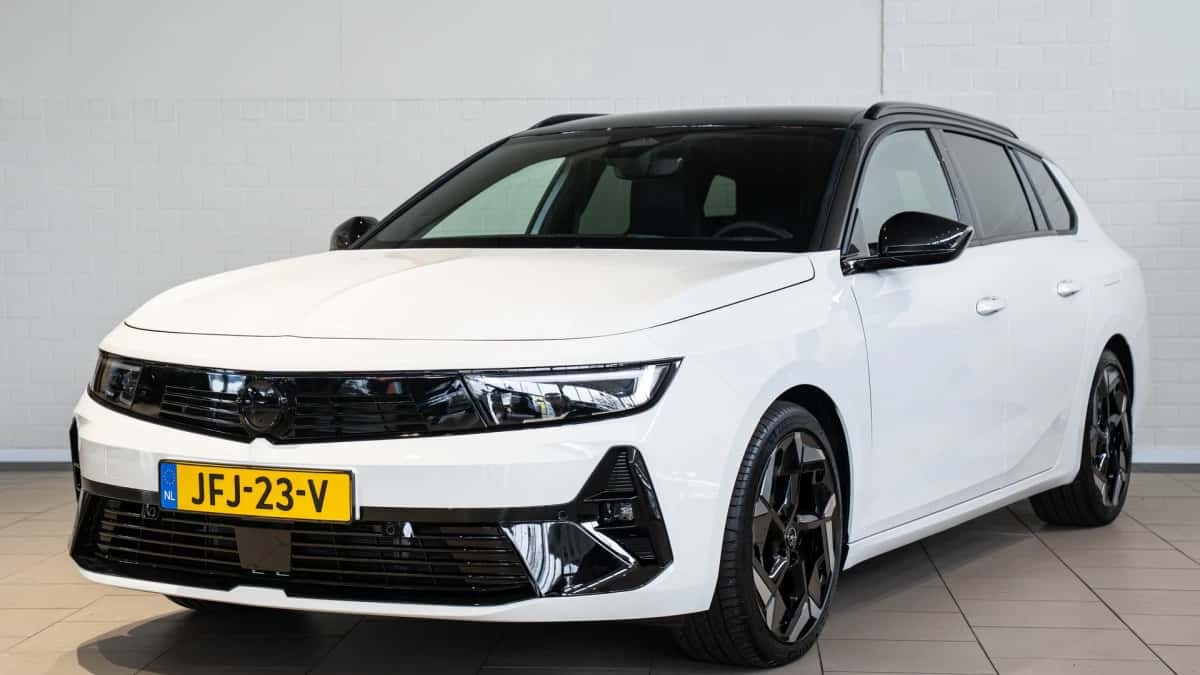 Opel Astra Sports Tourer (2024) — foto 1