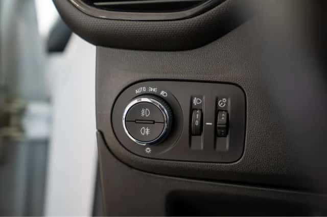 Opel Crossland X (2020) thumbnail 14