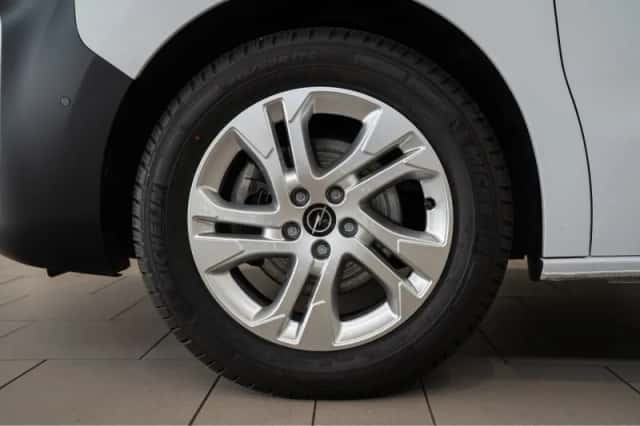 Opel Vivaro (2024) thumbnail 4