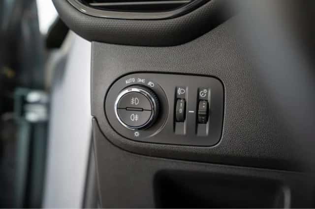 Opel Crossland (2021) thumbnail 17