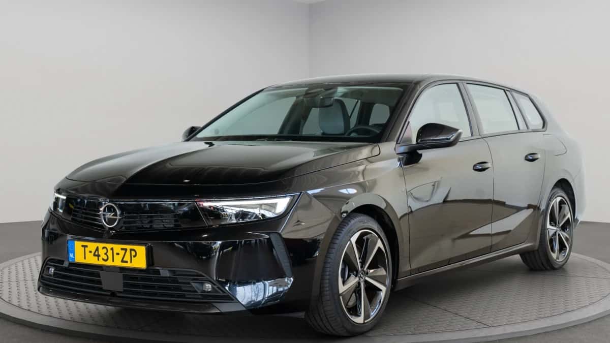 Opel Astra Sports Tourer (2023) — foto 1