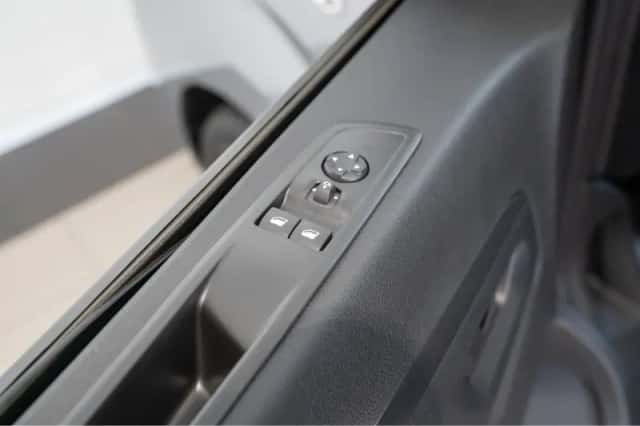 Opel Vivaro (2024) thumbnail 12