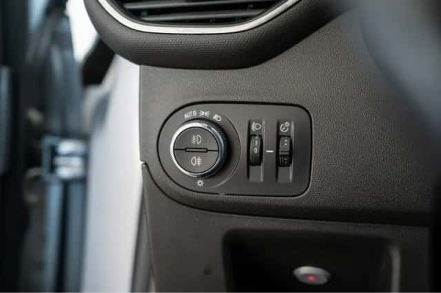 Opel Crossland X (2020) thumbnail 15