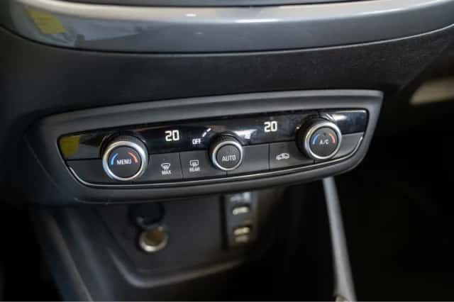Opel Crossland X (2020) thumbnail 23