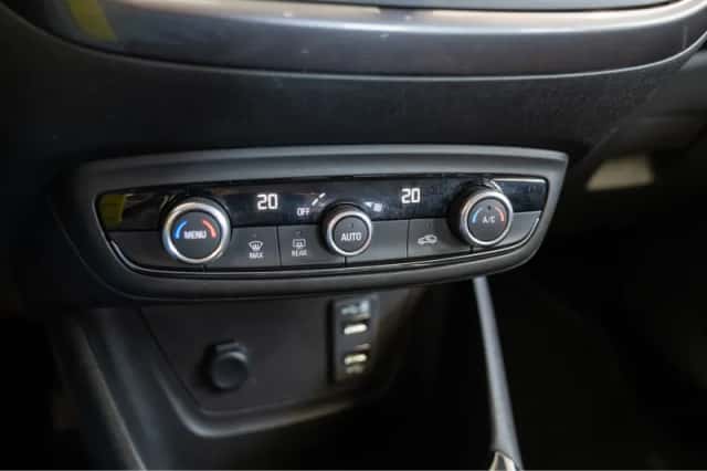 Opel Crossland X (2020) thumbnail 23