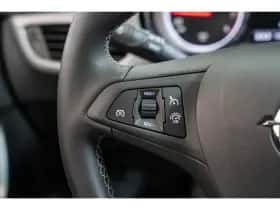Opel Astra (2018) thumbnail 18