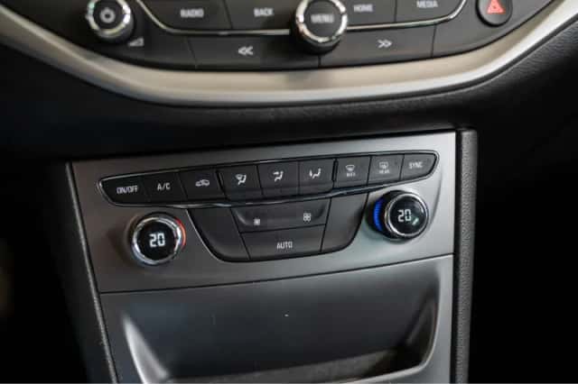 Opel Astra (2018) thumbnail 23