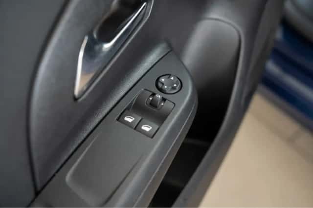 Opel Corsa-e (2021) thumbnail 16