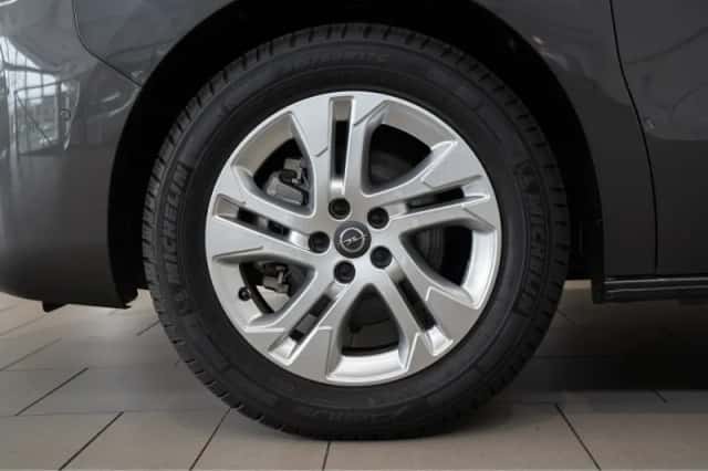 Opel Vivaro (2024) thumbnail 4