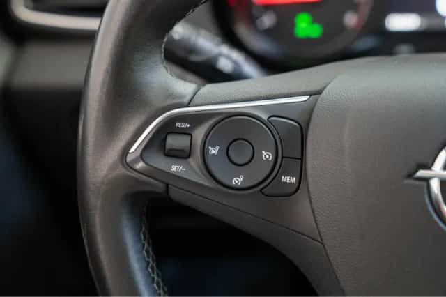 Opel Grandland X (2019) thumbnail 18