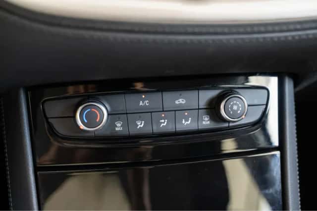Opel Grandland X (2019) thumbnail 24