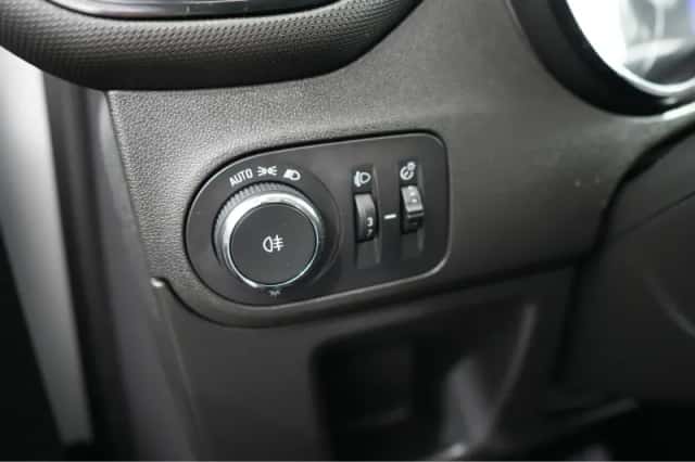 Opel Crossland X (2019) thumbnail 16