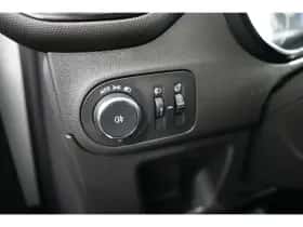 Opel Crossland X (2019) thumbnail 16