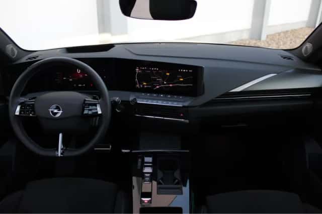 Opel Astra (2025) thumbnail 4