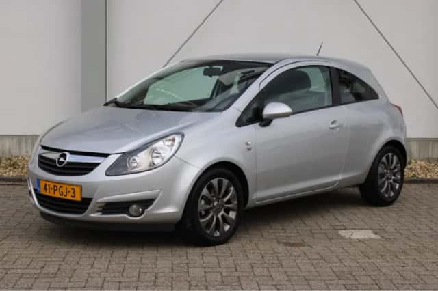 Opel Corsa (2011) thumbnail 1