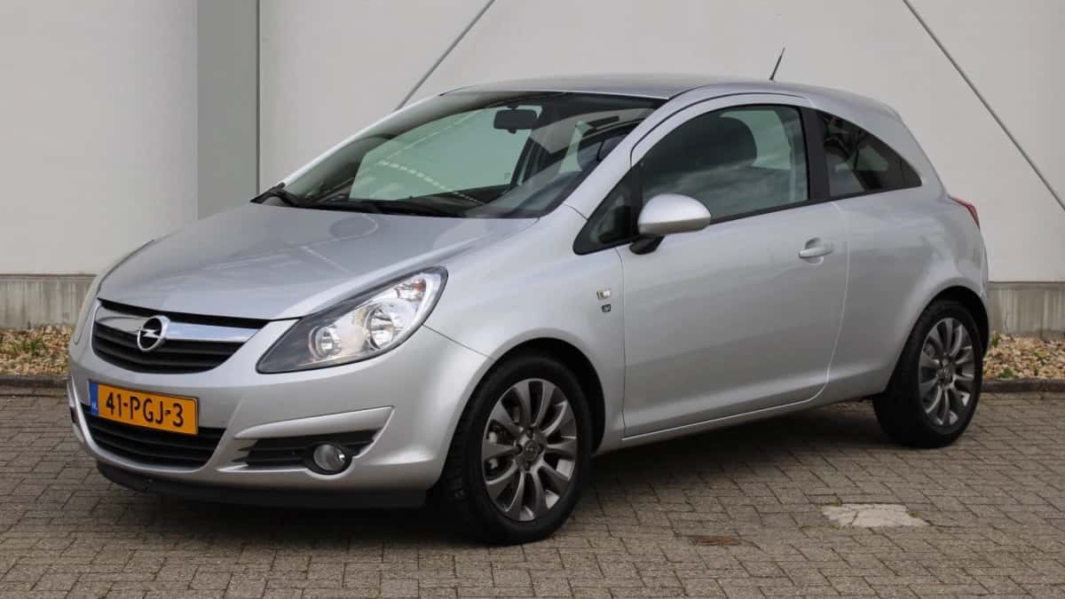 Opel Corsa (2011) — foto 1