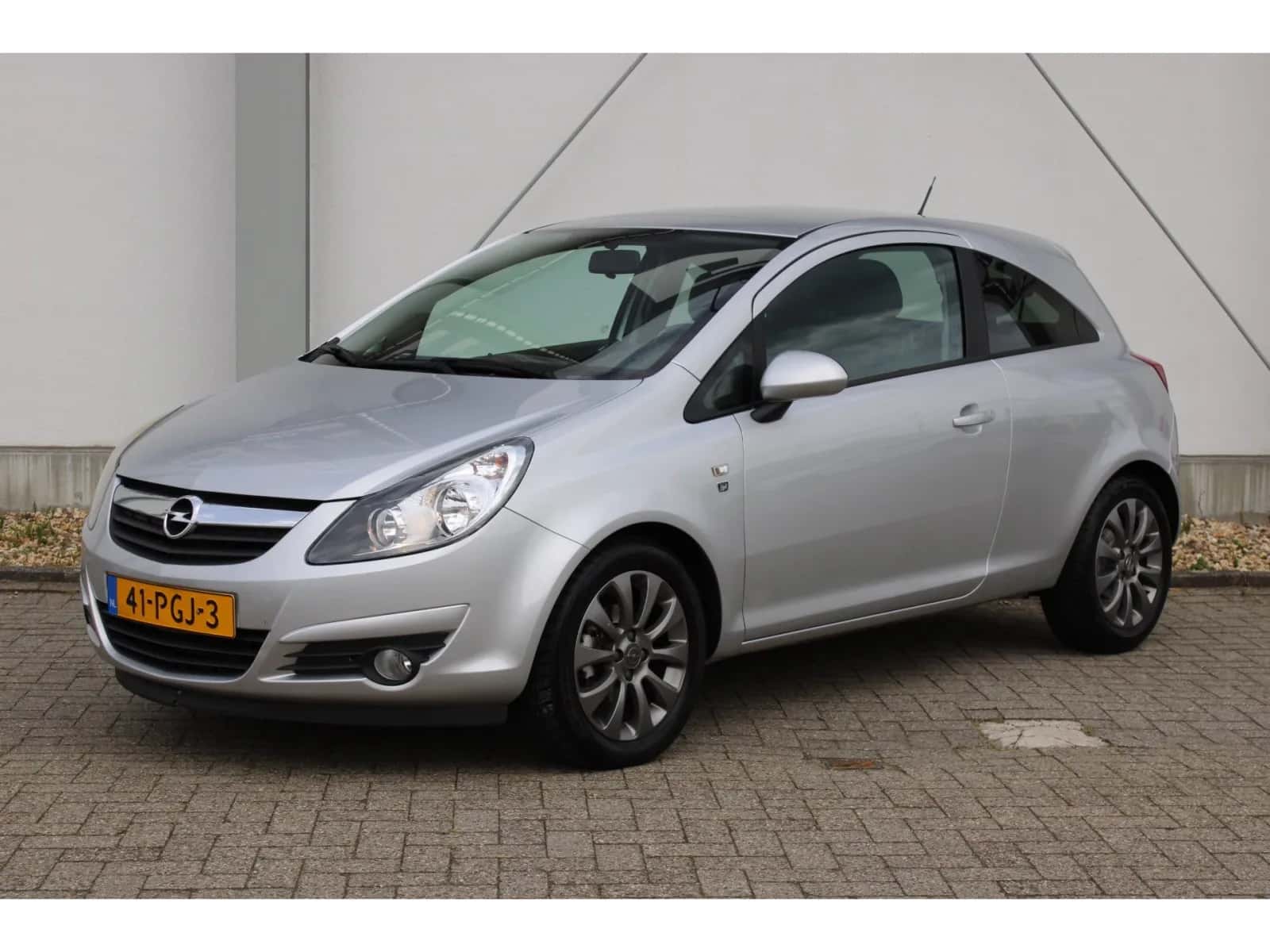Opel Corsa (2011) — foto 1